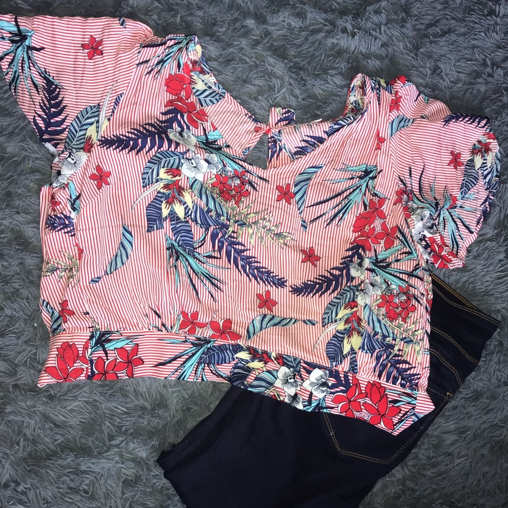 BUNDLE 5 for $25 on 5$ items